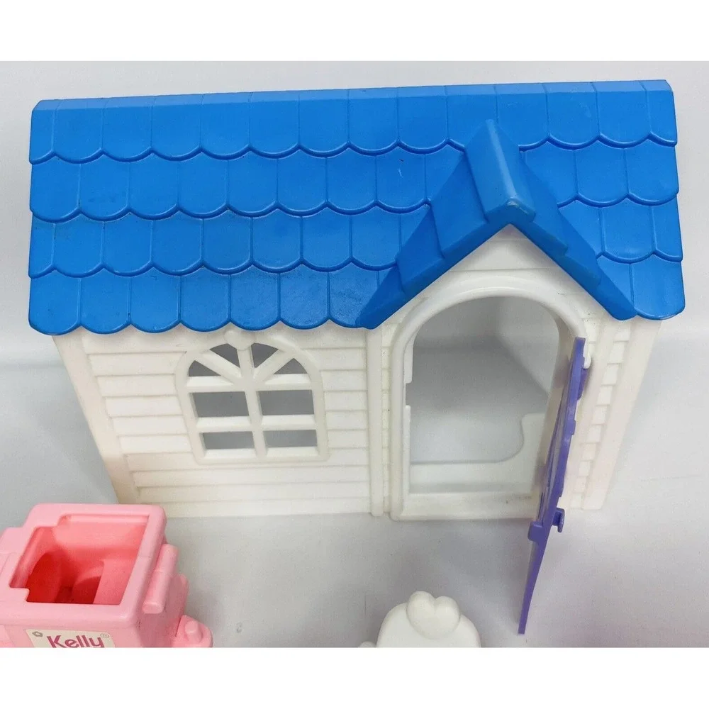Kelly Baby Sister of Barbie Nursery School 1996 Replacement Parts‎ Table & chars